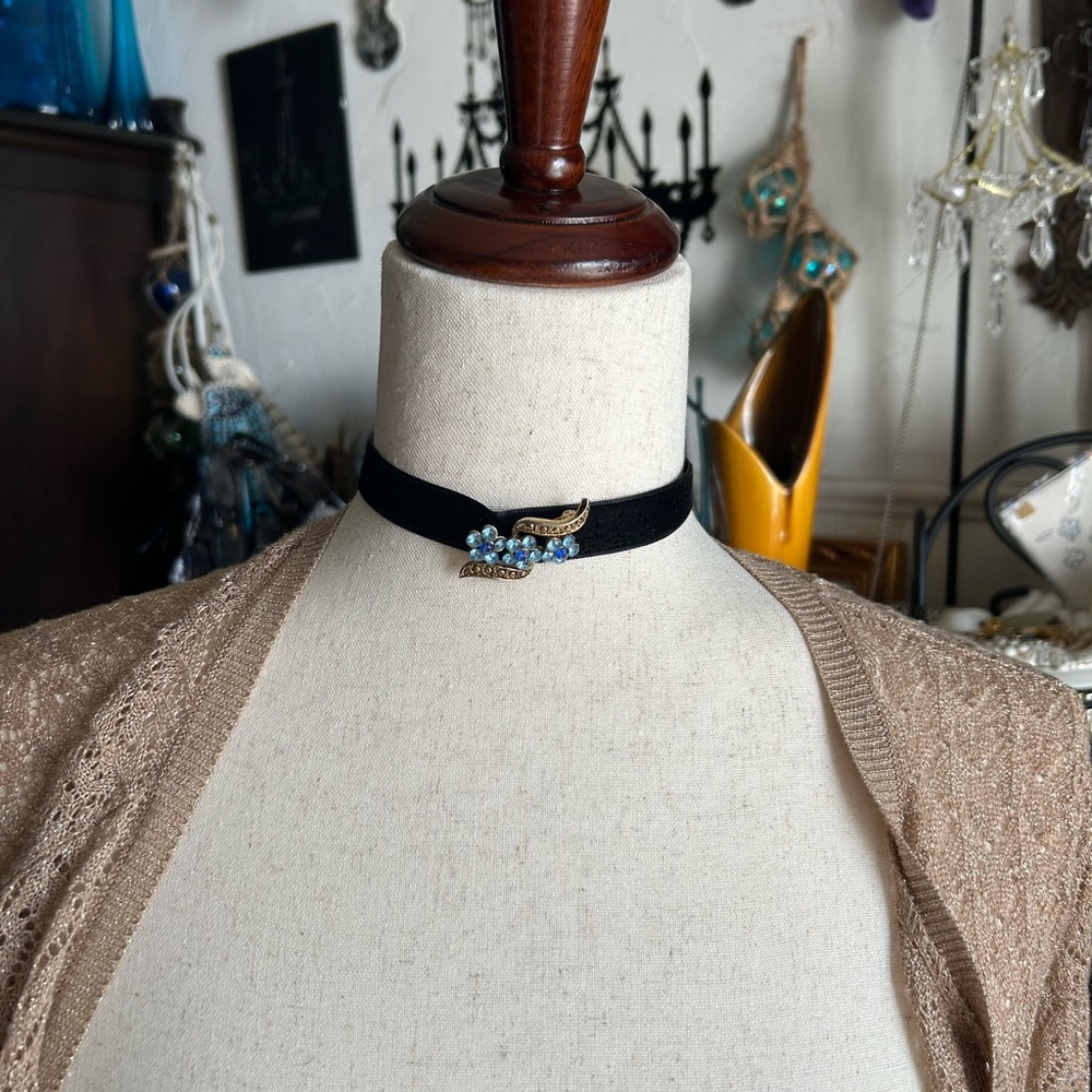 Vintage Blue Rhinestone Brooch on Black Velvet Choker - Picture 6 of 11